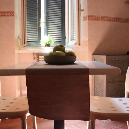 Colosseum New Charming Apartment ローマ エクステリア 写真